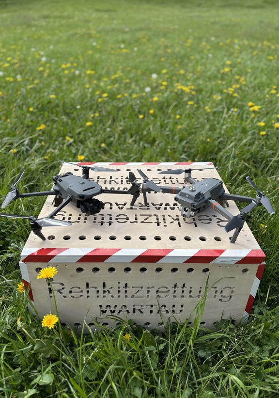 DJI Mavic 3 Thermal und DJI Mavic 2 Enterprise Advanced DJI Mavic 3 Thermal und DJI Mavic 2 Enterprise Advanced